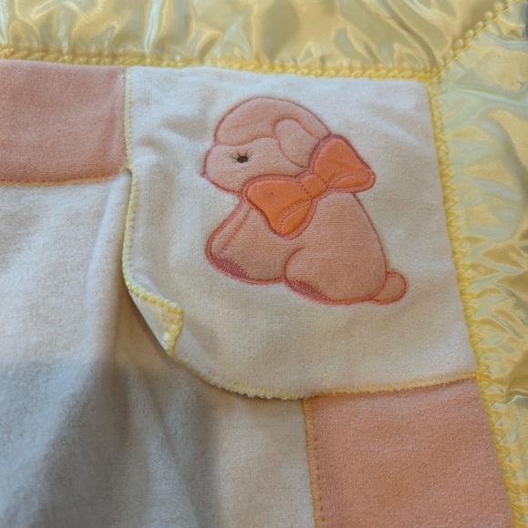 VINTAGE cozy bows 1987 baby activity blanket EUC needs cleaning - Picture 4 of 10